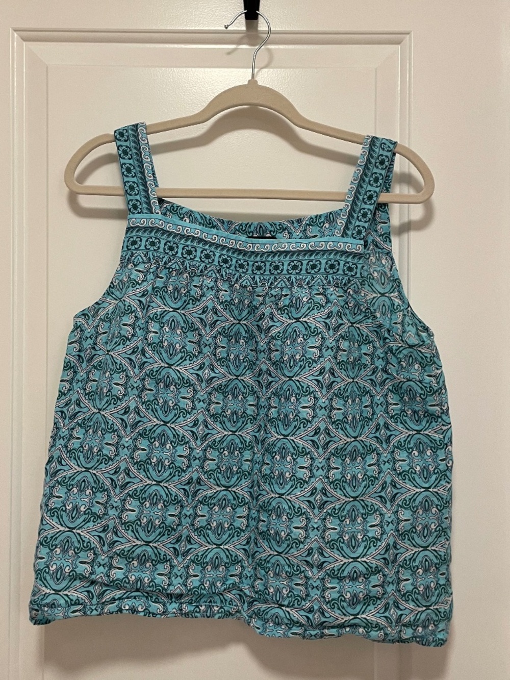 Talbots Linen Tank in Green and Black Geometric Design - Size LP